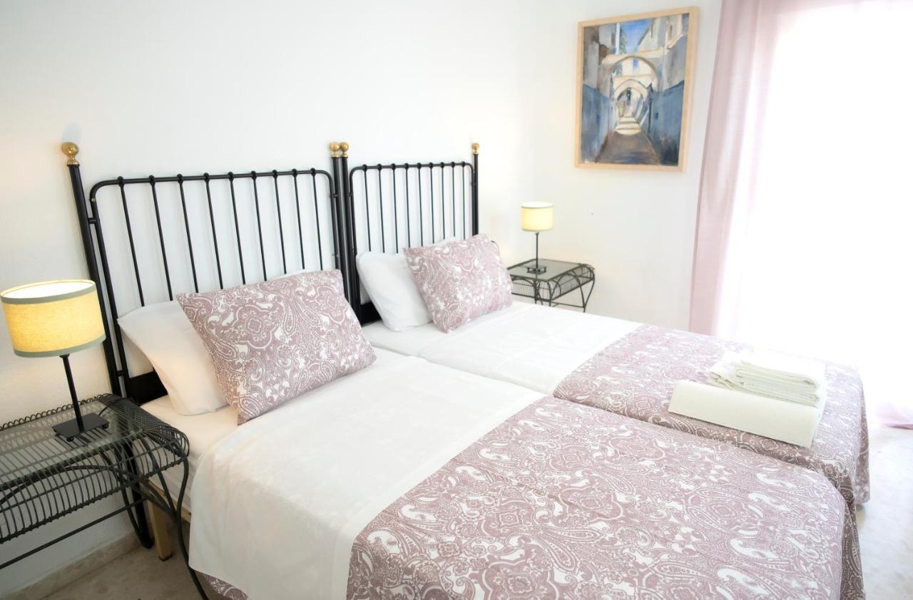 Hostal Trafalgar Barbate Exterior photo